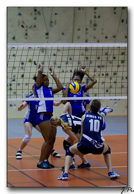 Volley11-03-12075